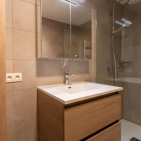 アパート C-dream I With Lateral Seaview By Interhome *